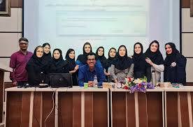 جمعی از دانشجویان به همراه اساتید دانشگاه پیام نور مرکز شیراز